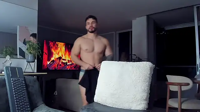 Valenthino Salvatore online show from 04-19-26, 03:17