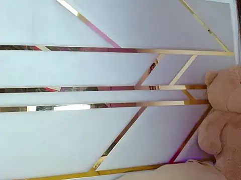 Snapshot of emiirosse chatting on 12-17-25, 02:06 emiirosse online show from 12-17-25, 02:06