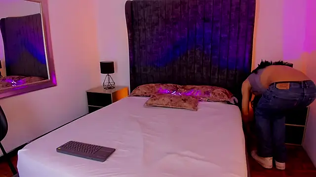 Snapshot of CleoColliva_ chatting on 11-29-25, 04:37 CleoColliva online show from 11-29-25, 04:37