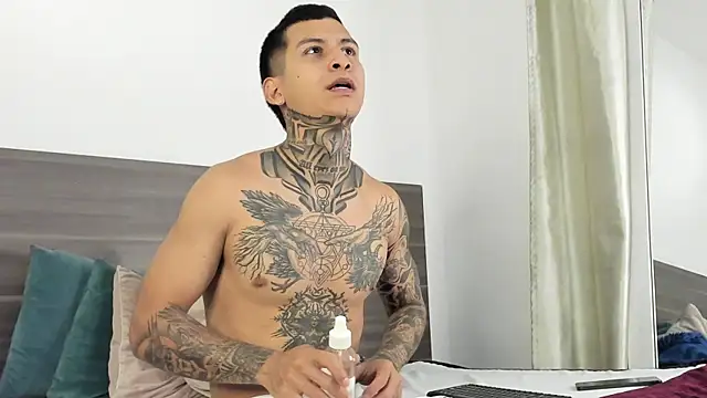 Snapshot of Andrew_sanders68 chatting on 12-16-25, 03:22 Andrew sanders68 online show from 12-16-25, 03:22