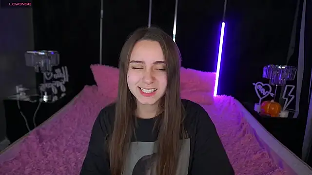 Snapshot of TinyNatalie chatting on 11-26-25, 03:02 TinyNatalie online show from 11-26-25, 03:02