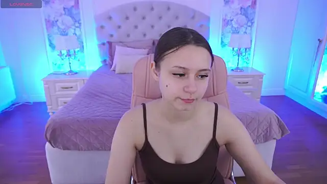 TinyNatalie online show from 03-20-26, 02:44