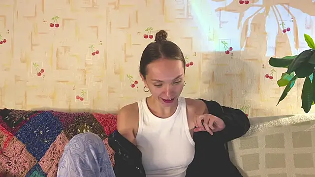 Snapshot of PaulaTisch chatting on 12-01-25, 04:12 PaulaTisch online show from 12-01-25, 04:12