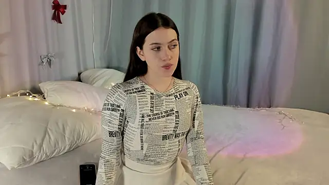 Alice Smilee online show from 12-19-25, 12:01