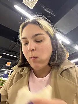 Snapshot of KateBurlesk chatting on 11-27-25, 09:11 KateBurlesk online show from 11-27-25, 09:11