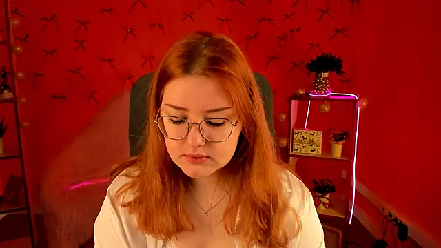 Snapshot of StaceyJensen chatting on 12-18-25, 09:26 StaceyJensen online show from 12-18-25, 09:26