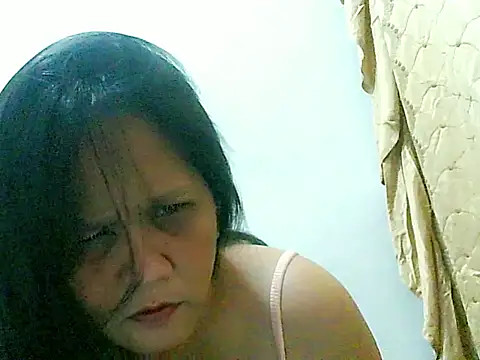 Snapshot of divinegrace1983 chatting on 11-24-25, 06:13 divinegrace1983 online show from 11-24-25, 06:13