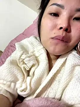 Snapshot of Hong8999 chatting on 12-14-25, 07:58 Hong8999 online show from 12-14-25, 07:58