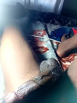 Snapshot of Geeo124 chatting on 01-13-26, 04:45 Geeo124 online show from 01-13-26, 04:45