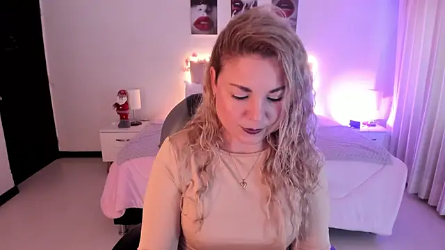 Snapshot of Violeta_Hotter chatting on 11-23-25, 10:59 Violeta Hotter online show from 11-23-25, 10:59