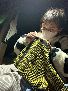 Snapshot of Sug04 chatting on 12-17-25, 02:56 Sug04 online show from 12-17-25, 02:56