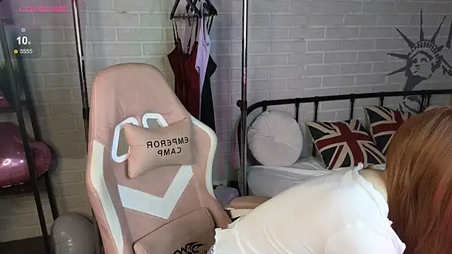 Ginger Kristin online show from 11-29-25, 08:17