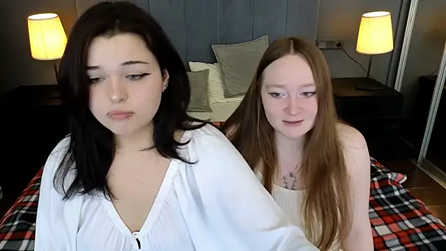 Snapshot of VikiBlossom chatting on 12-15-25, 08:57 VikiBlossom online show from 12-15-25, 08:57