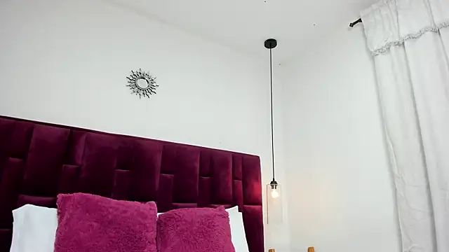 Snapshot of Ambar85 chatting on 12-14-25, 03:01 Ambar85 online show from 12-14-25, 03:01