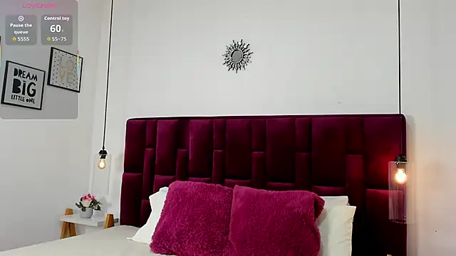 Snapshot of Ambar85 chatting on 12-17-25, 03:12 Ambar85 online show from 12-17-25, 03:12