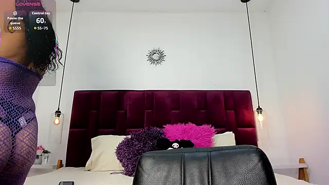 Snapshot of Ambar85 chatting on 12-20-25, 03:35 Ambar85 online show from 12-20-25, 03:35