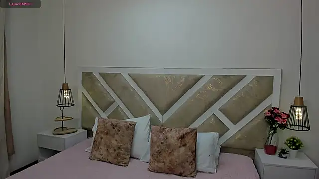 Snapshot of Ambar85 chatting on 02-17-26, 03:36 Ambar85 online show from 02-17-26, 03:36