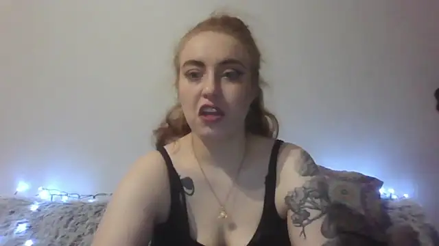 Snapshot of RubyBigBoobs chatting on 12-17-25, 04:57 RubyBigBoobs online show from 12-17-25, 04:57