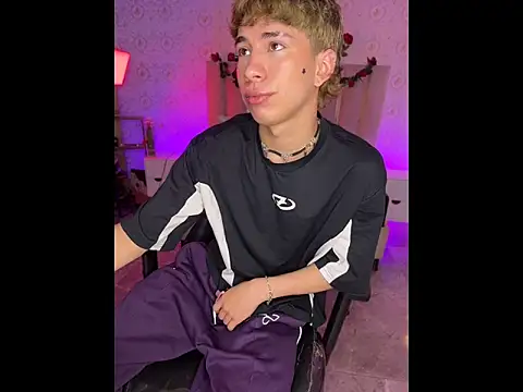 kaelwolf tay online show from 04-17-26, 11:35