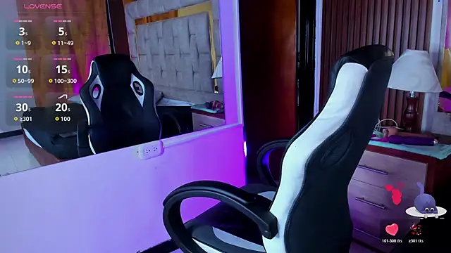 Snapshot of Ariana_Blaze1 chatting on 11-25-25, 07:25 Ariana Blaze1 online show from 11-25-25, 07:25