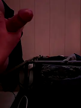 Snapshot of klkmam chatting on 11-25-25, 03:56 klkmam online show from 11-25-25, 03:56