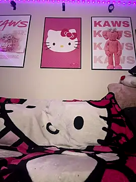 Snapshot of seductivefreak7 chatting on 12-16-25, 04:17 seductivefreak7 online show from 12-16-25, 04:17