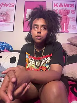 Snapshot of seductivefreak7 chatting on 12-19-25, 10:44 seductivefreak7 online show from 12-19-25, 10:44