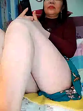 Snapshot of LisantLy chatting on 12-17-25, 09:54 LisantLy online show from 12-17-25, 09:54