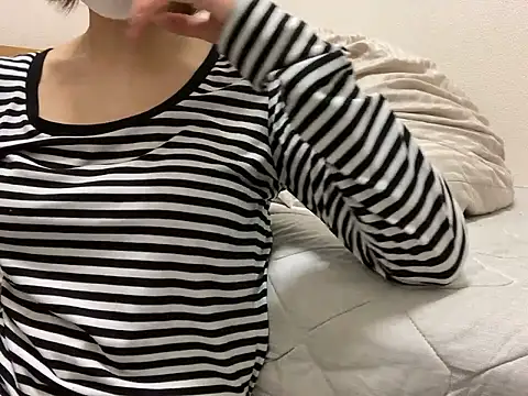 Snapshot of Omame_no_Yuwaku chatting on 07-13-26, 11:46 Omame no Yuwaku online show from 07-13-26, 11:46