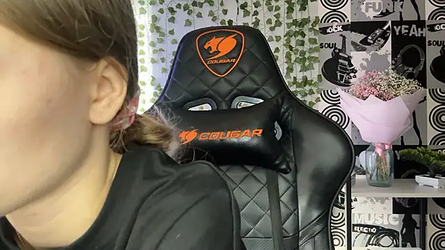 helgicuteness online show from 03-12-26, 12:11