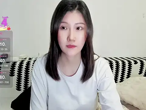 Snapshot of YINGZI-2025 chatting on 12-15-25, 09:46 YINGZI-2025 online show from 12-15-25, 09:46