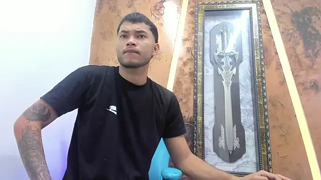 Snapshot of hot_guy_sweet chatting on 12-14-25, 03:45 hot guy sweet online show from 12-14-25, 03:45