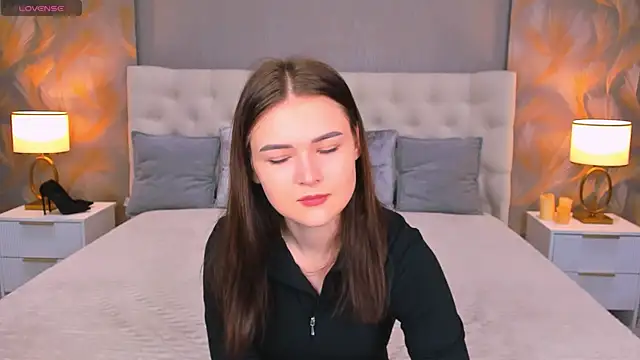 Snapshot of GLORIA_BLOOM chatting on 11-27-25, 08:44 GLORIA BLOOM online show from 11-27-25, 08:44