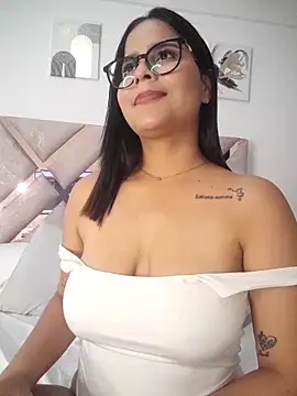 Scarlet-Noir25 online show from 12-13-25, 10:59