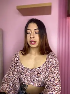 Snapshot of MaddieHunter chatting on 11-27-25, 01:13 MaddieHunter online show from 11-27-25, 01:13