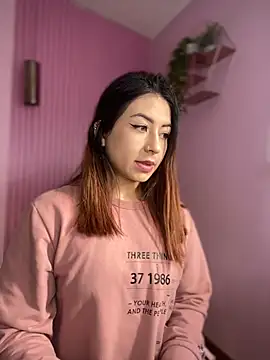 Snapshot of MaddieHunter chatting on 11-28-25, 01:14 MaddieHunter online show from 11-28-25, 01:14