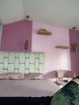 Snapshot of MaddieHunter chatting on 12-01-25, 01:05 MaddieHunter online show from 12-01-25, 01:05