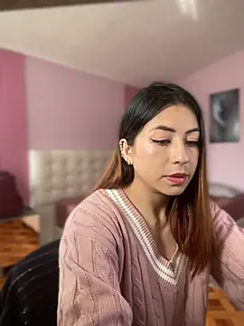 MaddieHunter online show from 12-18-25, 01:17