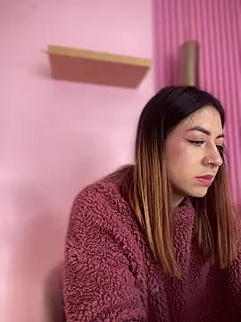 MaddieHunter online show from 01-10-26, 01:02