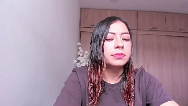 MaddieHunter online show from 05-19-26, 02:45