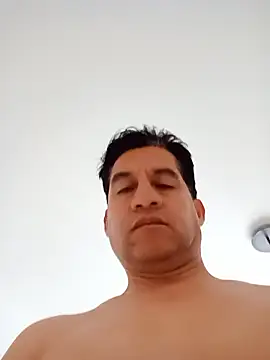 Snapshot of ChrisFloresP chatting on 12-04-25, 11:41 ChrisFloresP online show from 12-04-25, 11:41