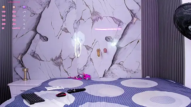 Snapshot of LicyStark chatting on 12-02-25, 11:48 LicyStark online show from 12-02-25, 11:48