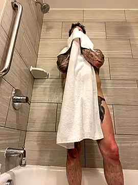 Snapshot of JSizzle13 chatting on 11-25-25, 10:43 JSizzle13 online show from 11-25-25, 10:43