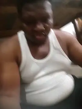 Snapshot of LovelyHughes chatting on 12-20-25, 08:32 LovelyHughes online show from 12-20-25, 08:32