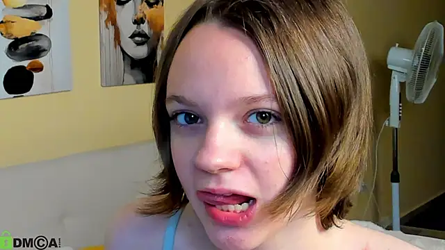 Olivia Riesz online show from 06-12-26, 01:15