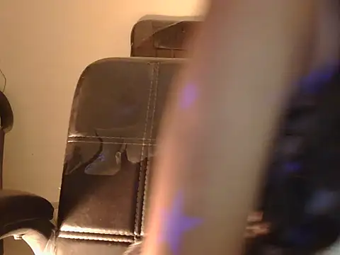 Snapshot of cute_mahira chatting on 12-04-25, 07:11 cute mahira online show from 12-04-25, 07:11