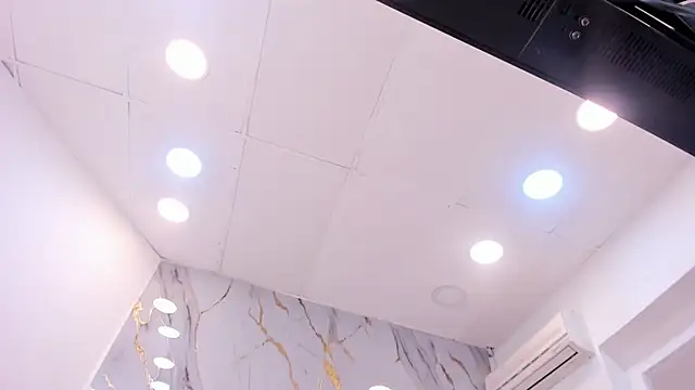 VALERIAQUEENTS   online show from 04-25-26, 12:08