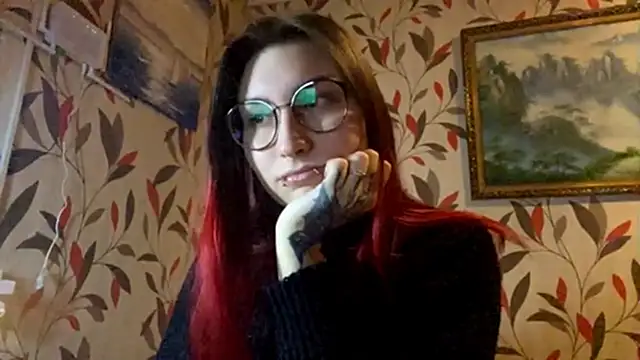 Snapshot of MangledShale chatting on 12-16-25, 07:24 MangledShale online show from 12-16-25, 07:24