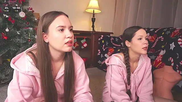 Snapshot of VirginiaRowe chatting on 12-14-25, 01:38 VirginiaRowe online show from 12-14-25, 01:38