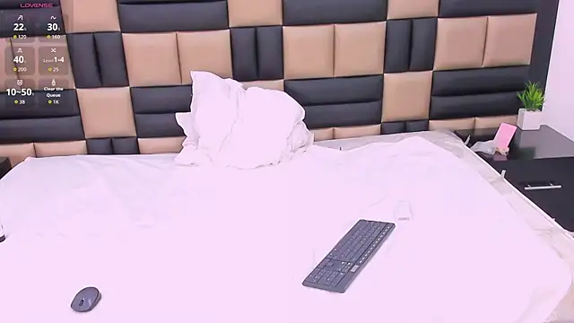 Snapshot of JessicaBosch chatting on 12-13-25, 07:53 JessicaBosch online show from 12-13-25, 07:53